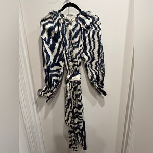 Ted Baker Navy and Cream Patterned Blouse. Missing button on left sleeve. Used.